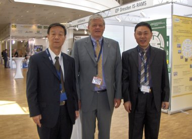 Mr. Ma Shining (left)<BR>
Chinese Mechanical Engineering Society Surface Engineering Branch - China<BR>
Speaker: