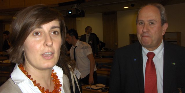 Andreea Gulasci (BE), Coordinator in the Organising Committee MM 2009 and<BR>
 Norman Rose (UK), Chairman of the European Round Table on Services.