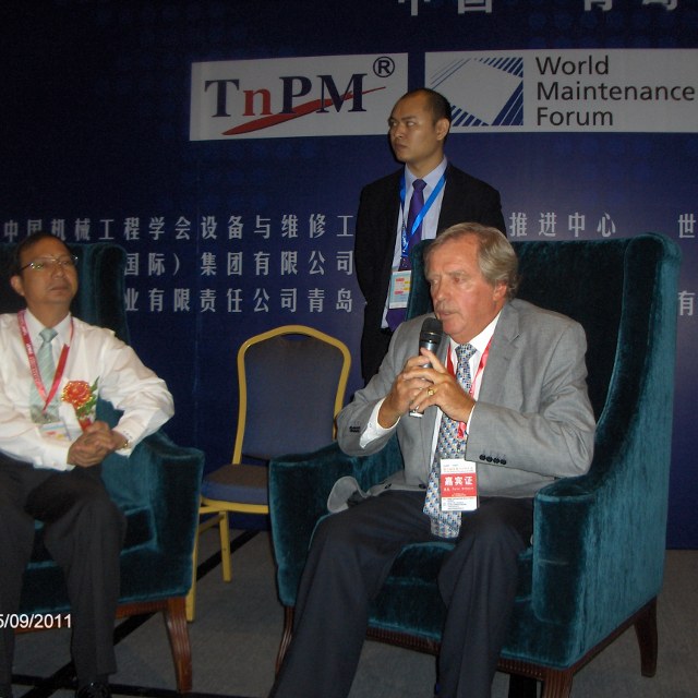 Top Talks with Mr. Ma Zhihong and Mr. Willmott.